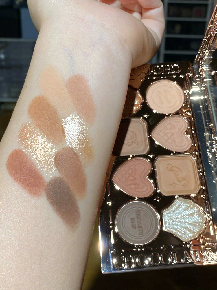 “Flower Know 8-Color Eye Shadow Palette – High-Pigment & Long-Lasting”