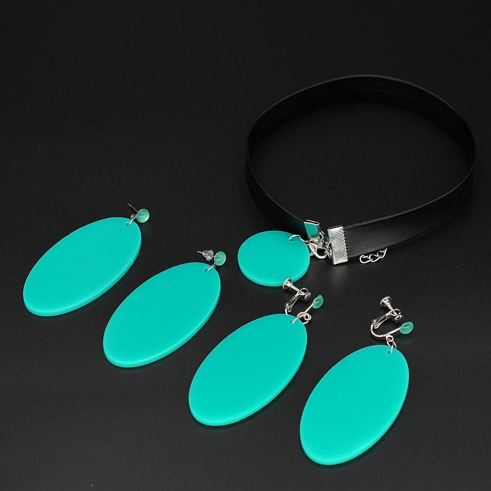"Elegant Green Cosplay Earrings & Necklace – Anime-Inspired Jewelry"