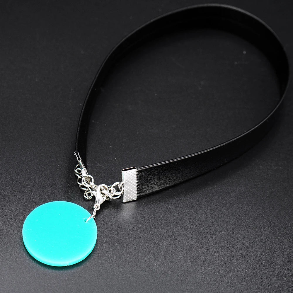 "Elegant Green Cosplay Earrings & Necklace – Anime-Inspired Jewelry"