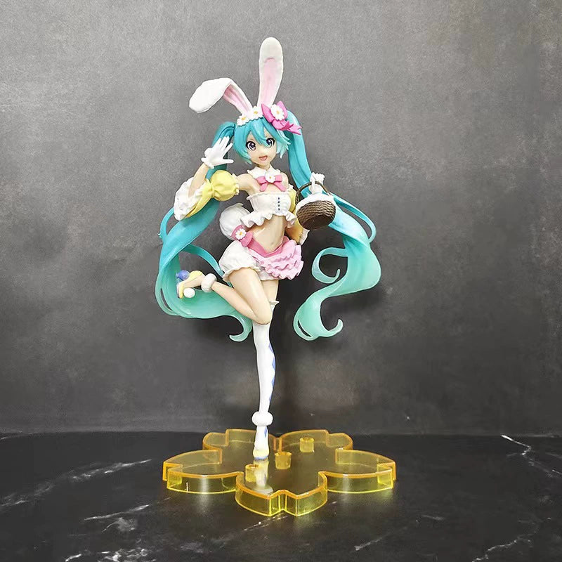 Anime-Inspired Instant Noodle Mascot Figurine – Cute & Collectible Desk Decoration