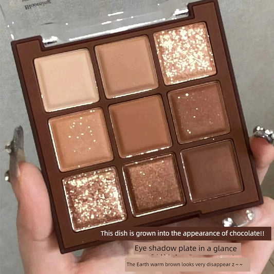 Chocolate Glow 9-Color Eyeshadow Palette – Matte & Shimmer Nude Shades